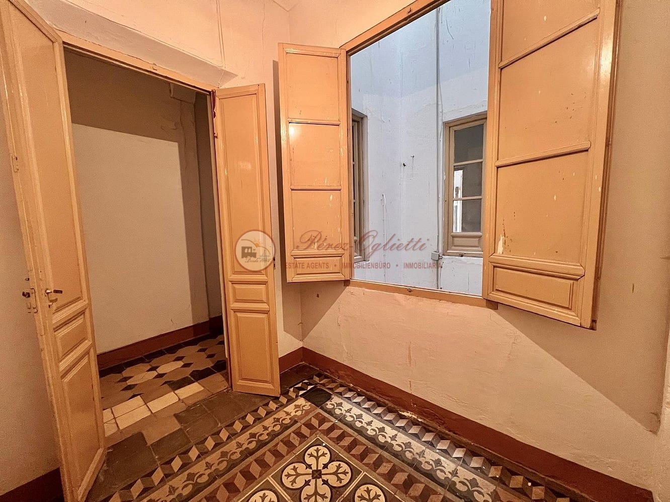 5 soveværelse Lejlighed til salg i Granada by - € 449.000 (Ref: 9566673)