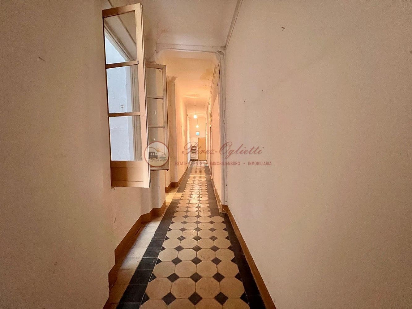 5 soveværelse Lejlighed til salg i Granada by - € 449.000 (Ref: 9566673)