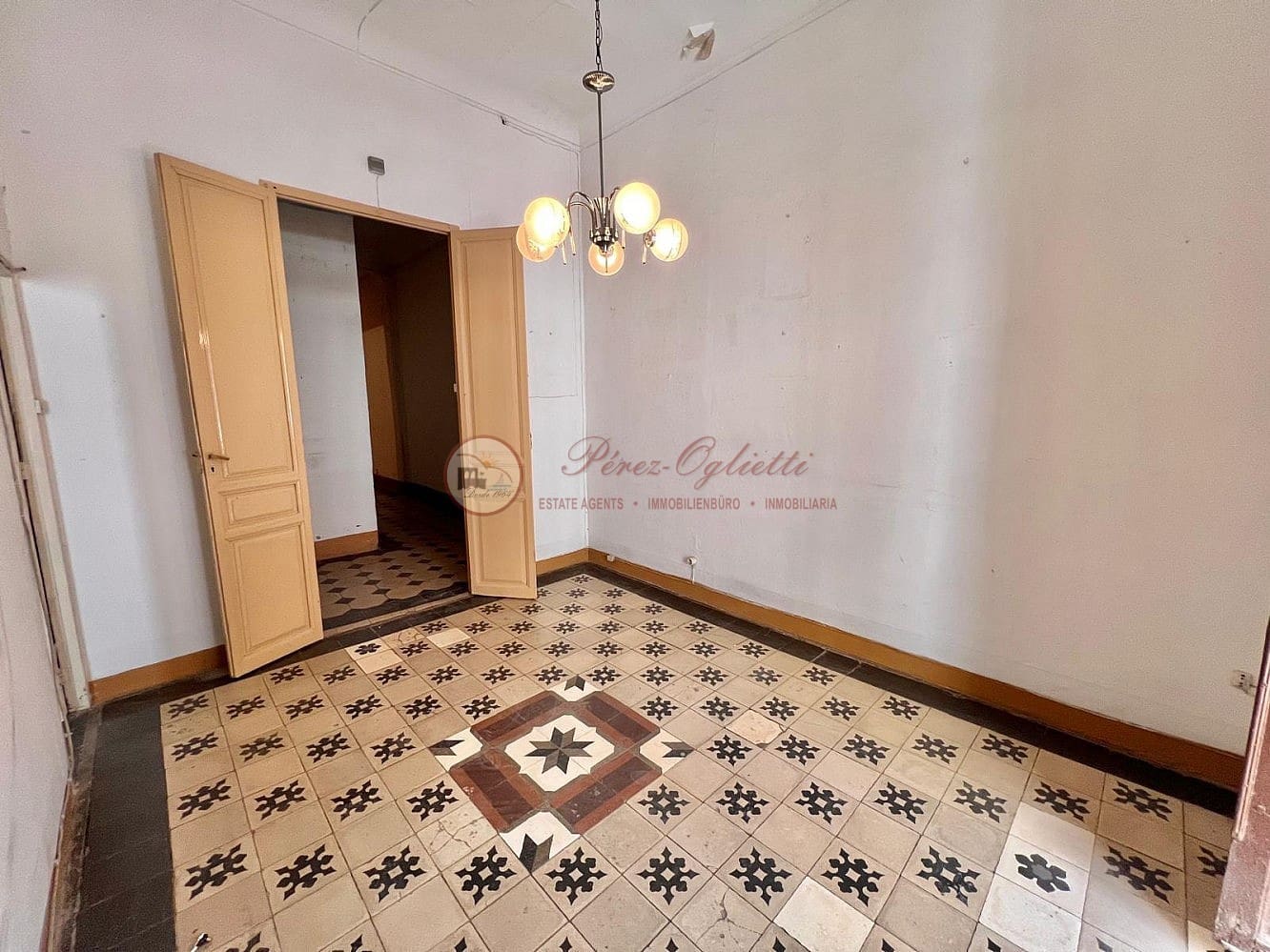 5 soveværelse Lejlighed til salg i Granada by - € 449.000 (Ref: 9566673)