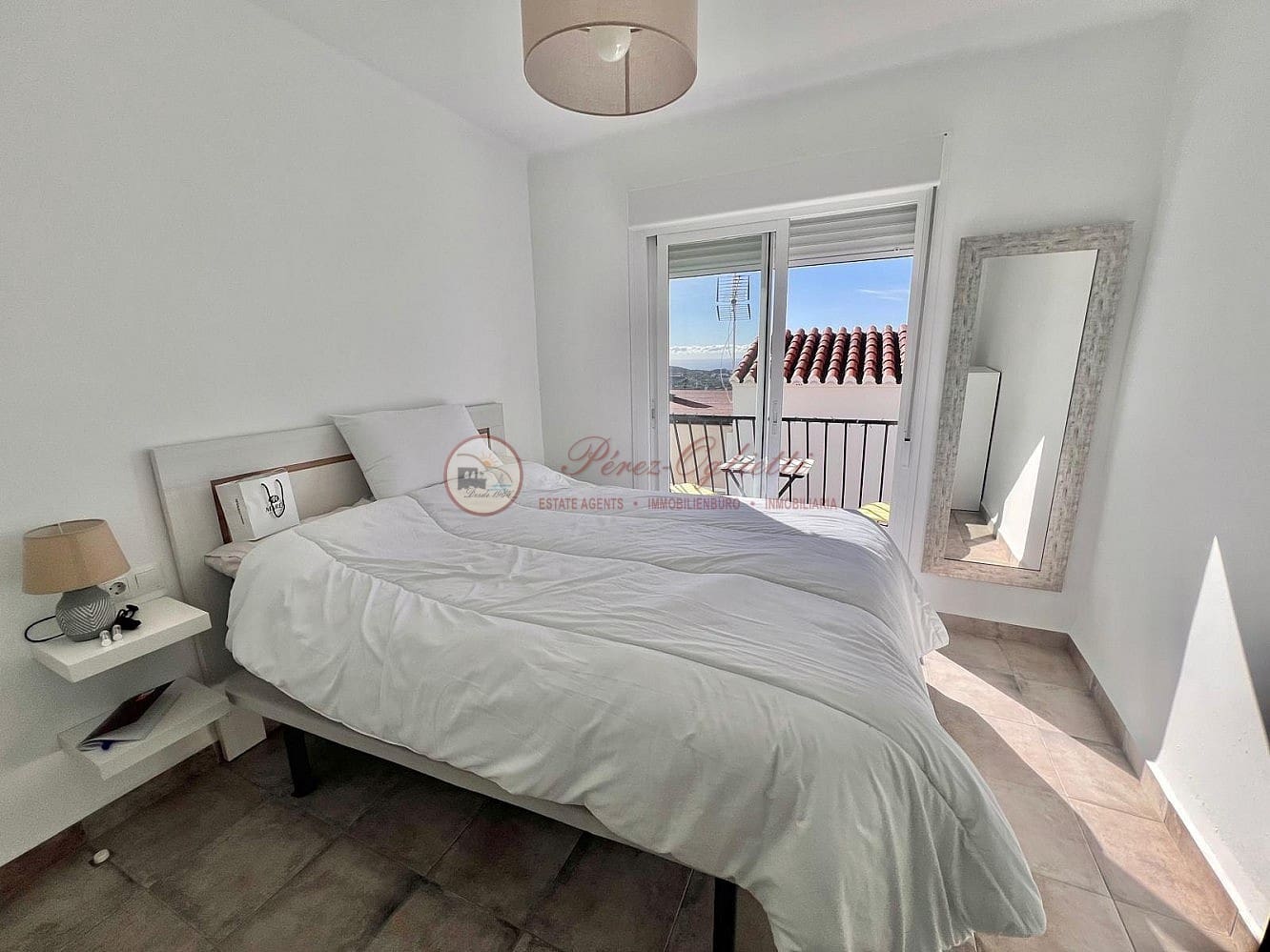 Casa de 2 habitaciones en Torrox en alquiler - 1.150 € (Ref: 9665116)