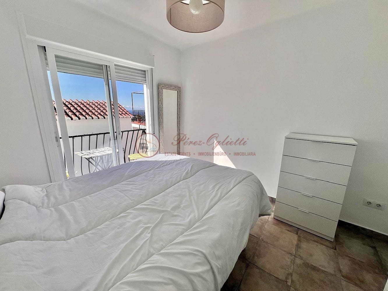 Casa de 2 habitaciones en Torrox en alquiler - 1.150 € (Ref: 9665116)