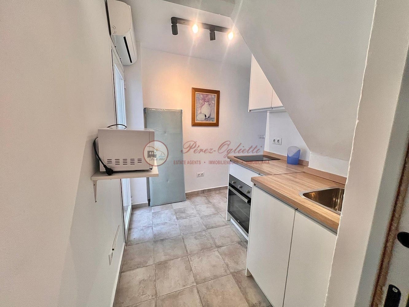 1 quarto Casa em Banda para arrendar em Torrox - 550 € (Ref: 9683285)