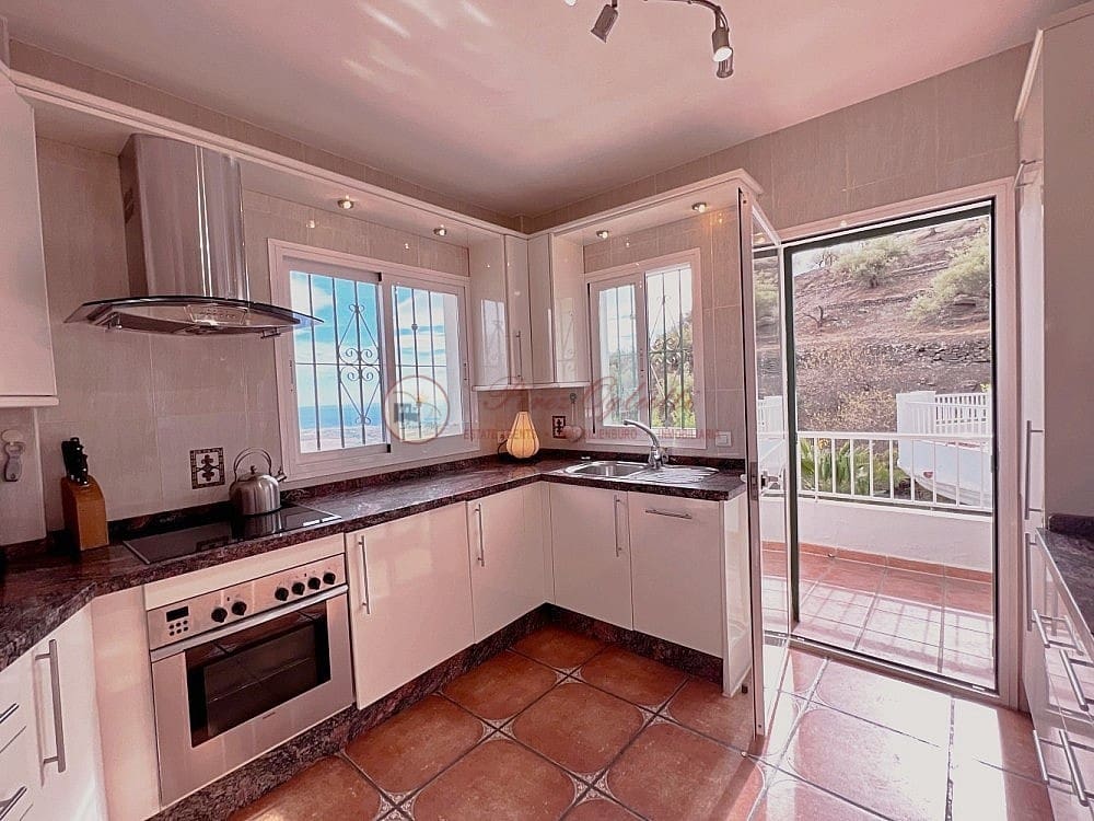 5 chambre Villa/Maison à vendre à Torrox avec piscine garage - 575 000 € (Ref: 9707627)