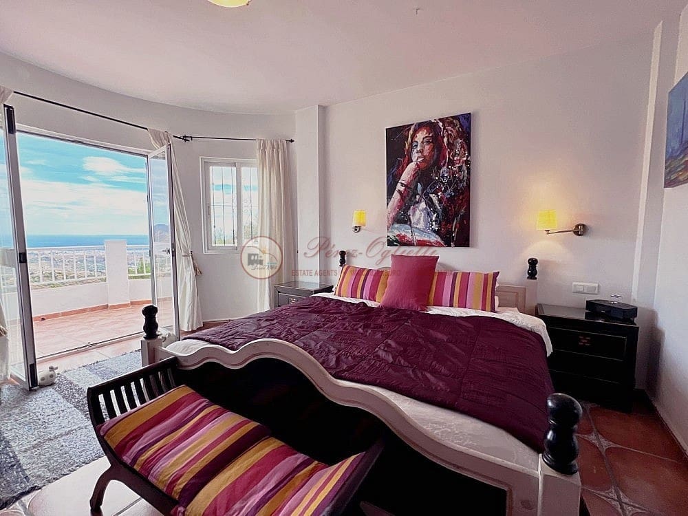 5 chambre Villa/Maison à vendre à Torrox avec piscine garage - 575 000 € (Ref: 9707627)