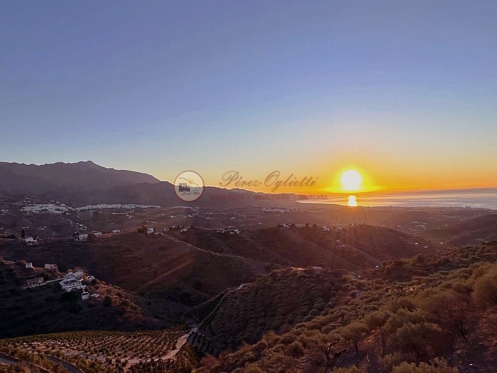 5 chambre Villa/Maison à vendre à Torrox avec piscine garage - 575 000 € (Ref: 9707627)