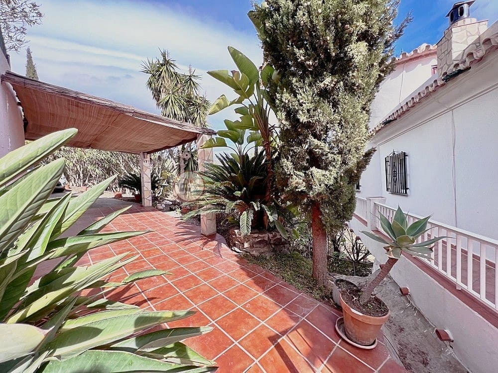 5 chambre Villa/Maison à vendre à Torrox avec piscine garage - 575 000 € (Ref: 9707627)