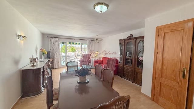 Chalet de 2 habitaciones en Centro, Nerja en venta - 390.000 € (Ref: 9708984)