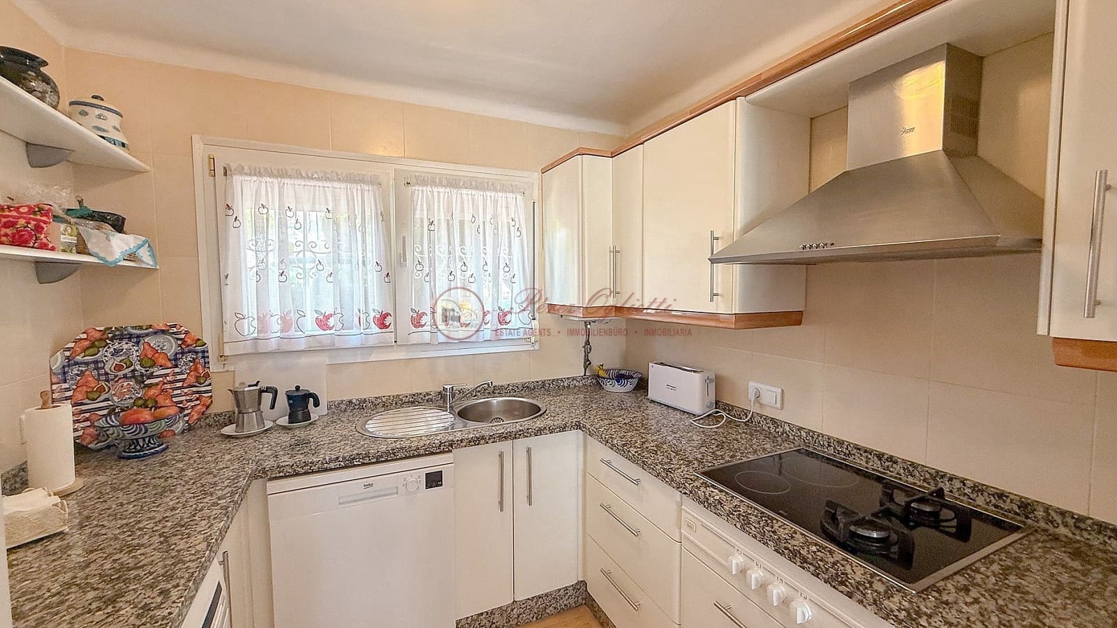 Chalet de 2 habitaciones en Nerja en venta - 390.000 € (Ref: 9708984)