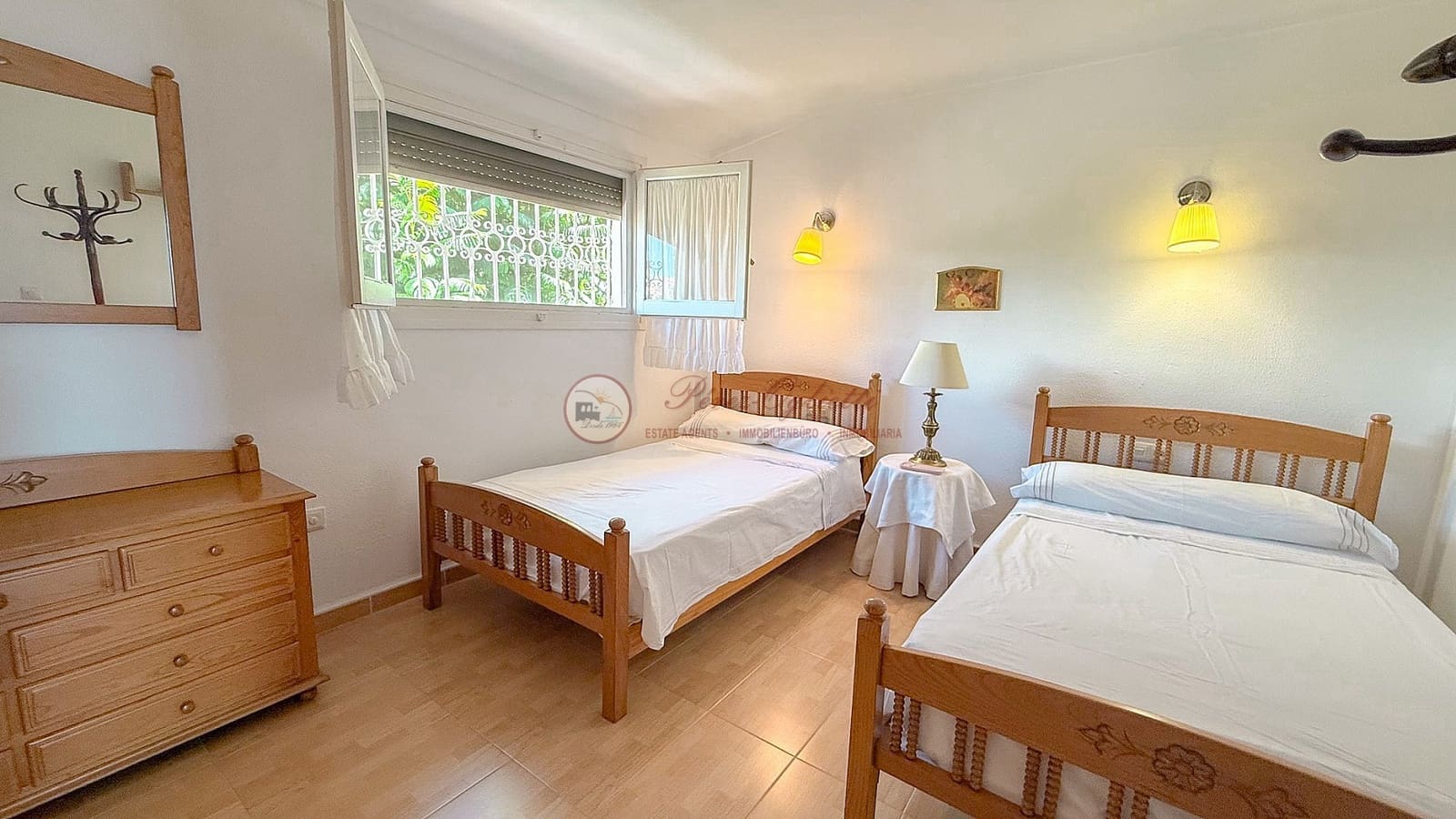 Chalet de 2 habitaciones en Nerja en venta - 390.000 € (Ref: 9708984)