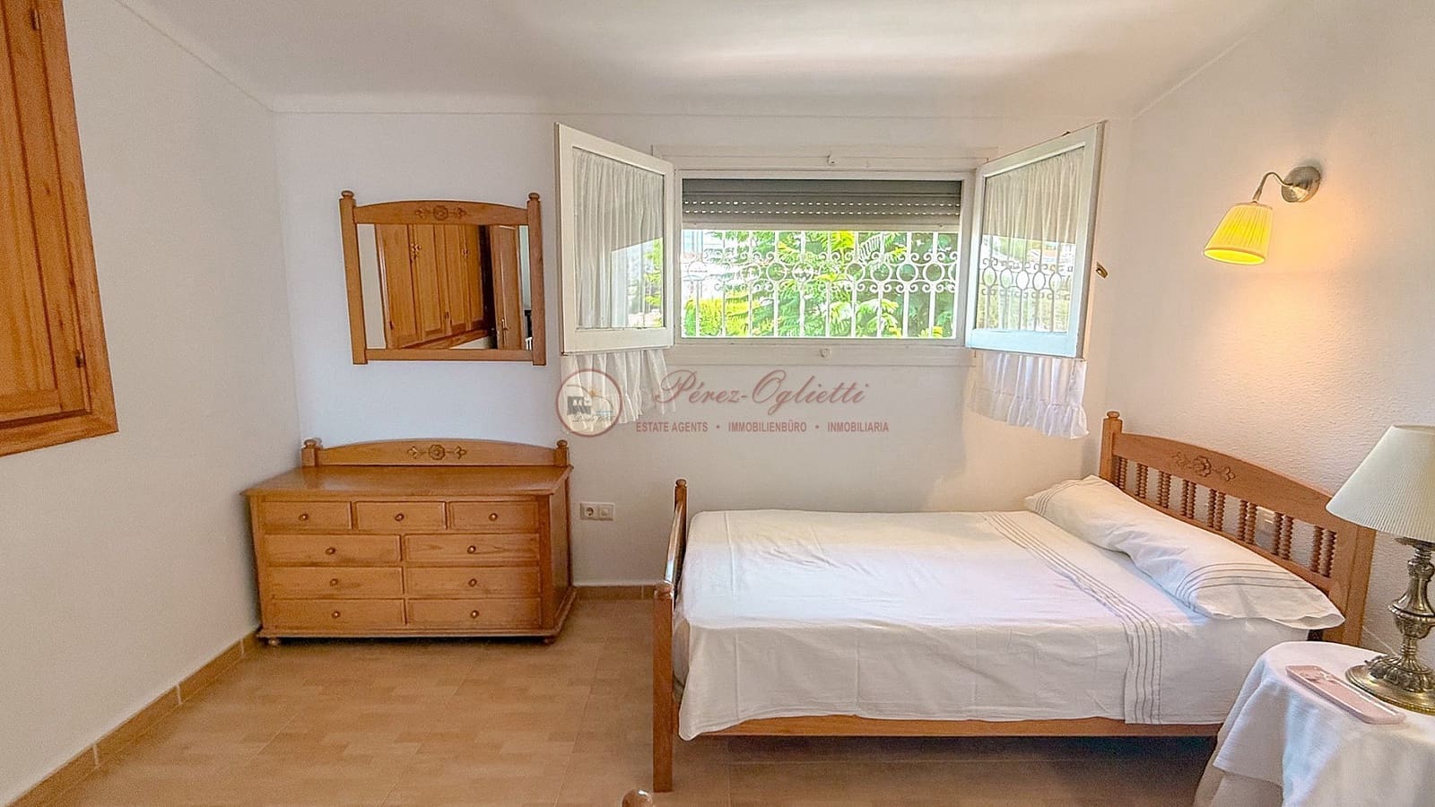 Chalet de 2 habitaciones en Nerja en venta - 390.000 € (Ref: 9708984)