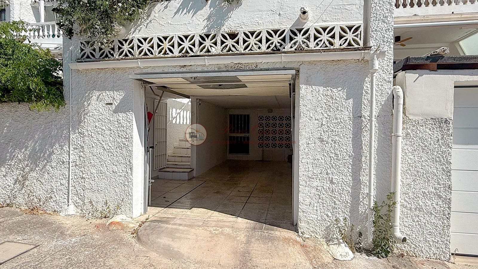 Chalet de 2 habitaciones en Nerja en venta - 390.000 € (Ref: 9708984)