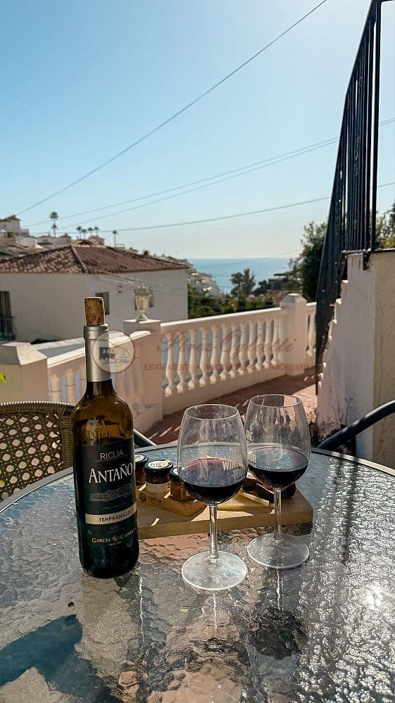 2 slaapkamer Villa te koop in Nerja met zwembad - € 450.000 (Ref: 9713373)