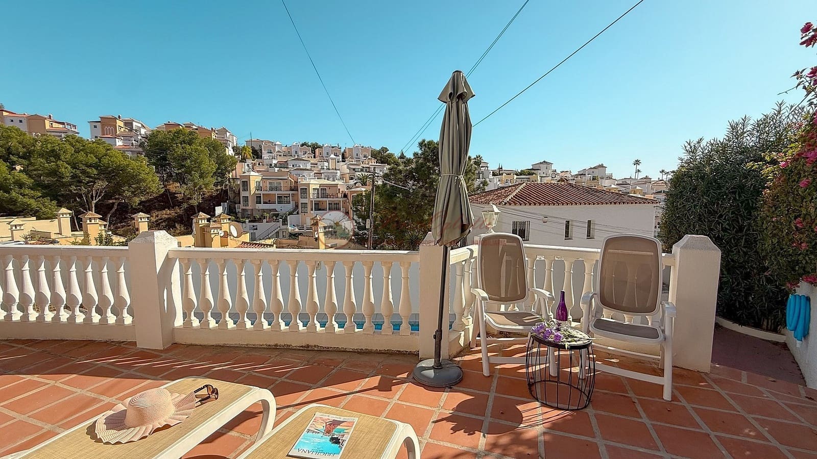 2 slaapkamer Villa te koop in Nerja met zwembad - € 450.000 (Ref: 9713373)