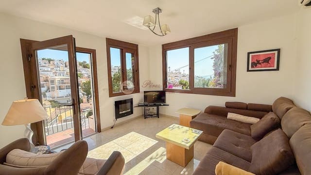 2 soveværelse Villa til salg i Centro, Nerja med swimmingpool - € 450.000 (Ref: 9713373)