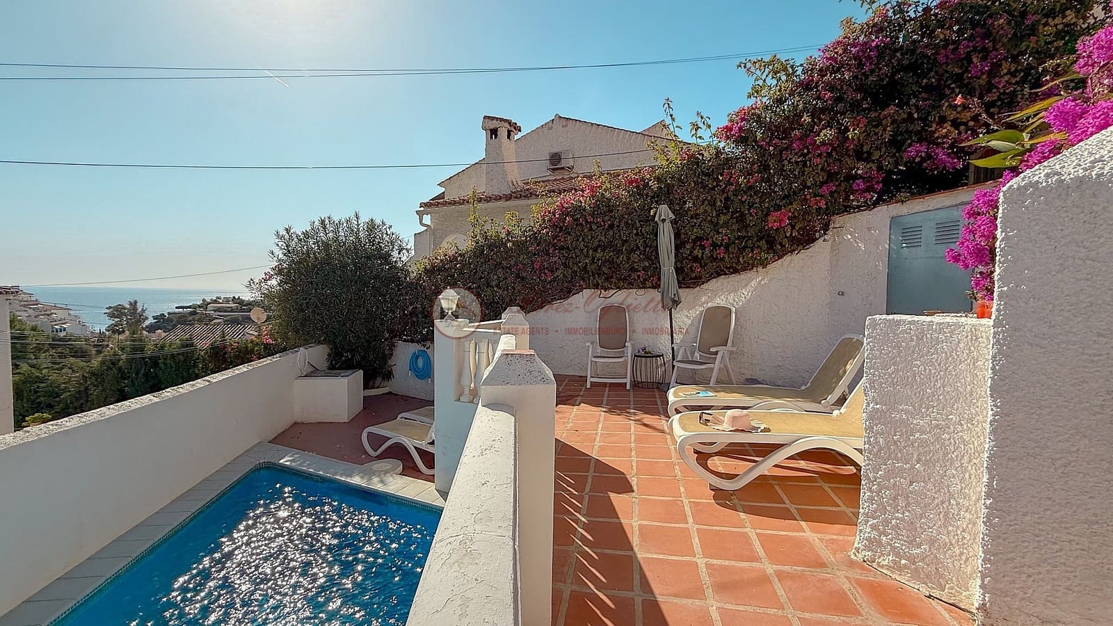 2 slaapkamer Villa te koop in Nerja met zwembad - € 450.000 (Ref: 9713373)