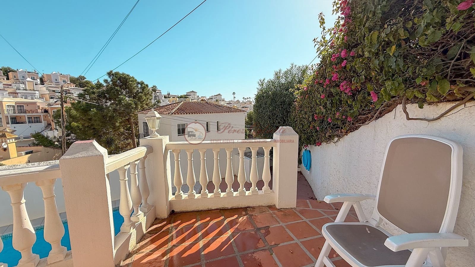 2 slaapkamer Villa te koop in Nerja met zwembad - € 450.000 (Ref: 9713373)