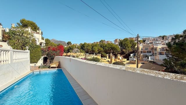 2 soveværelse Villa til salg i Centro, Nerja med swimmingpool - € 450.000 (Ref: 9713373)
