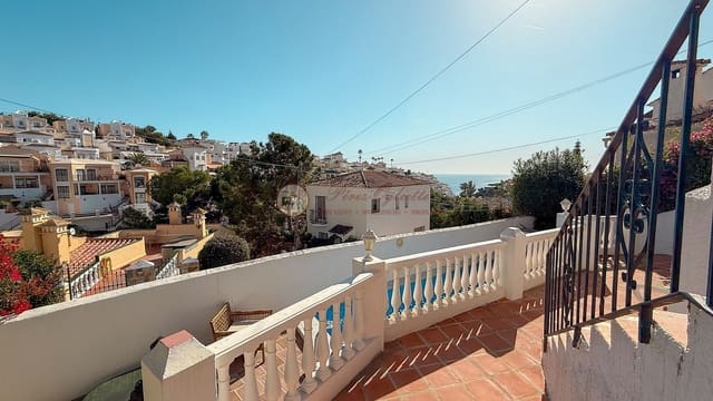 2 soveværelse Villa til salg i Centro, Nerja med swimmingpool - € 450.000 (Ref: 9713373)