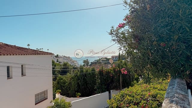 2 soveværelse Villa til salg i Centro, Nerja med swimmingpool - € 450.000 (Ref: 9713373)