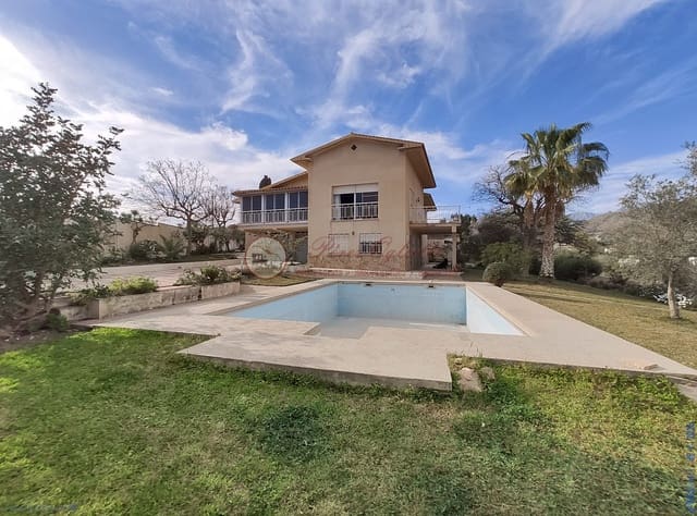 6 sypialnia Dom na sprzedaż w Centro, Nerja z basenem - 740 000 € (Ref: 9758212)