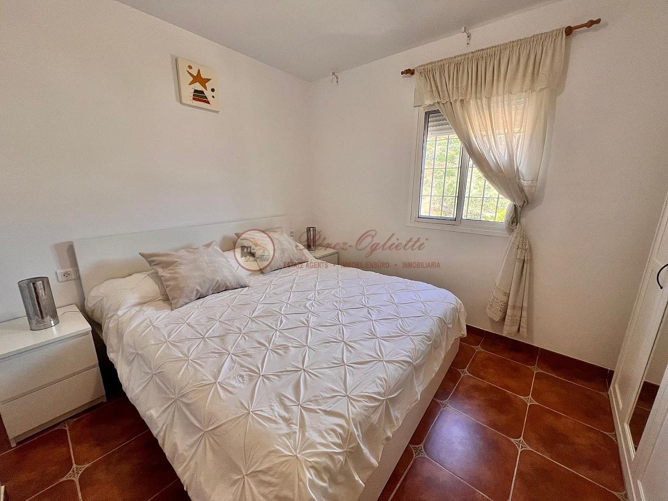 4 bedroom Villa for sale in Torrox with garage - € 262,000 (Ref: 9839735)