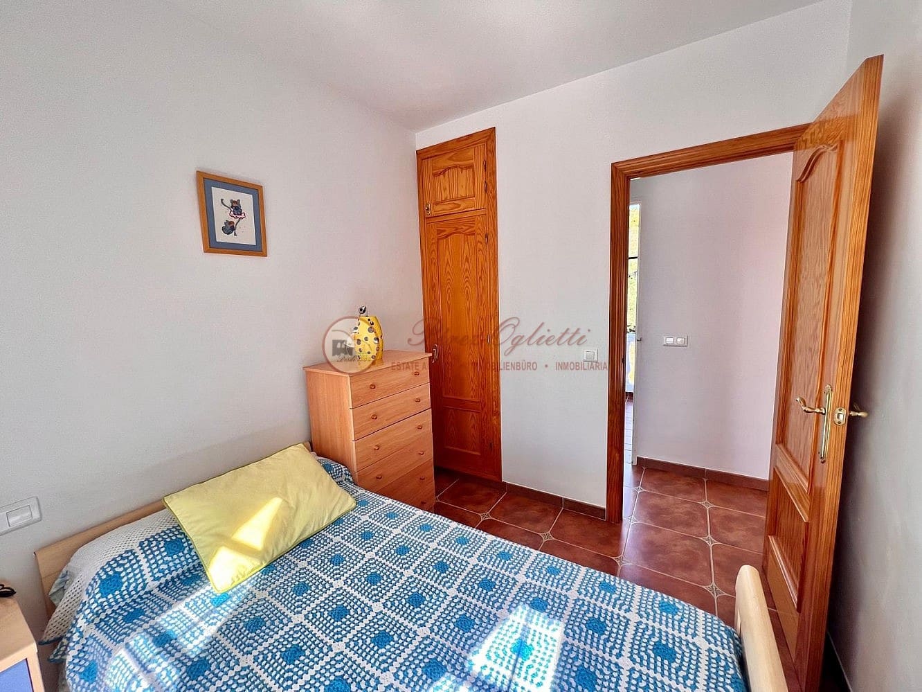 4 bedroom Villa for sale in Torrox with garage - € 262,000 (Ref: 9839735)
