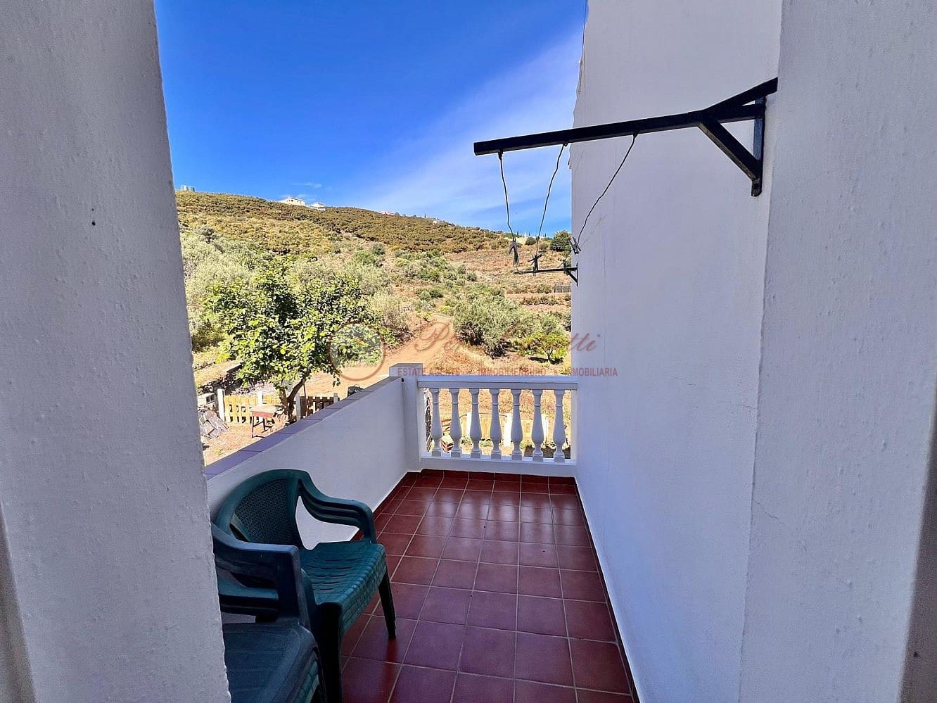 4 bedroom Villa for sale in Torrox with garage - € 262,000 (Ref: 9839735)