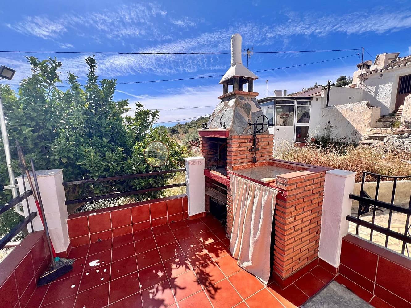 4 bedroom Villa for sale in Torrox with garage - € 262,000 (Ref: 9839735)