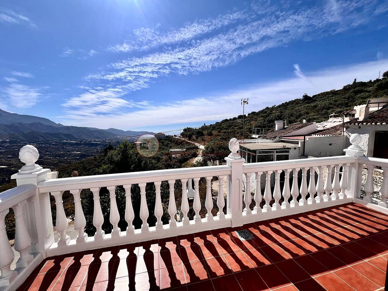 4 bedroom Villa for sale in Torrox with garage - € 262,000 (Ref: 9839735)