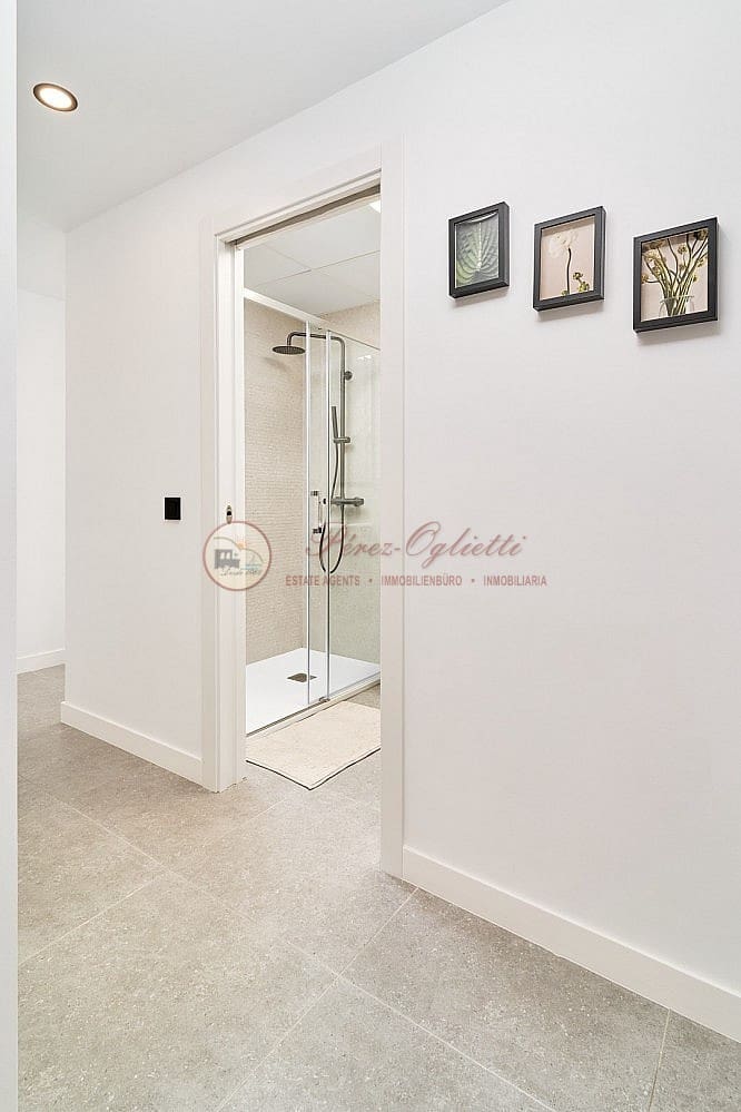 2 bedroom Apartment for sale in Torrox-Costa with pool - € 300,000 (Ref: 9841471)