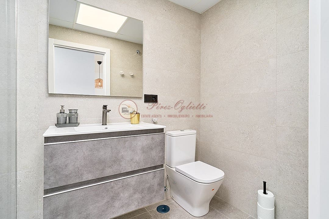 2 bedroom Apartment for sale in Torrox-Costa with pool - € 300,000 (Ref: 9841471)