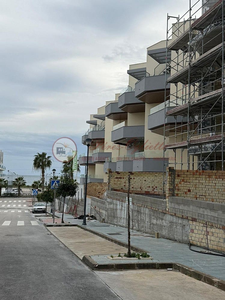 2 bedroom Apartment for sale in Torrox-Costa with pool - € 300,000 (Ref: 9841471)
