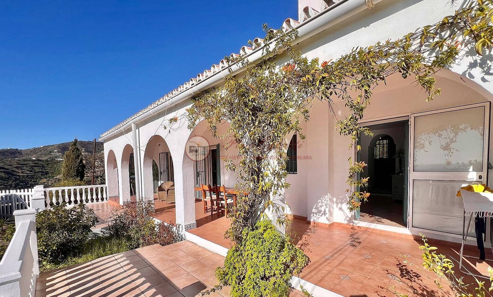 3 makuuhuone Huvila myytävänä paikassa Torrox - 340 000 € (Ref: 9861389)