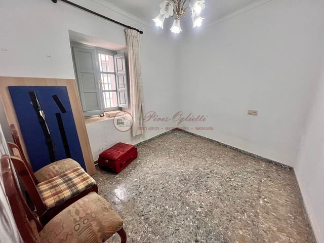 4 bedroom Villa for sale in Torrox Pueblo, Torrox - € 179,900 (Ref: 9905126)