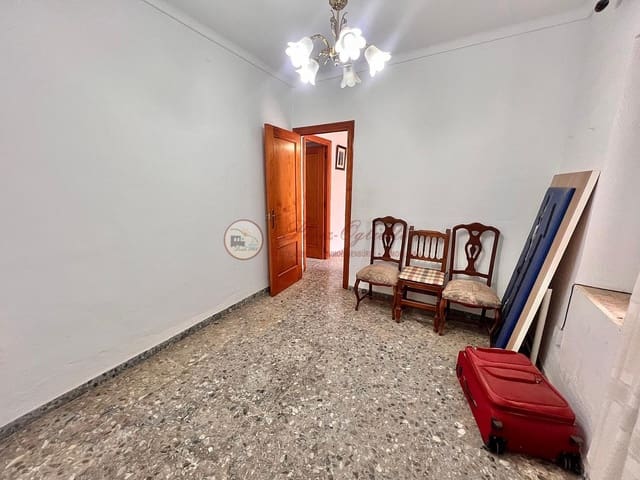 4 bedroom Villa for sale in Torrox Pueblo, Torrox - € 179,900 (Ref: 9905126)