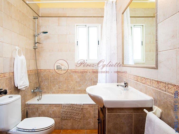 4 soveværelse Villa til salg i Nerja med swimmingpool garage - € 850.000 (Ref: 9938772)