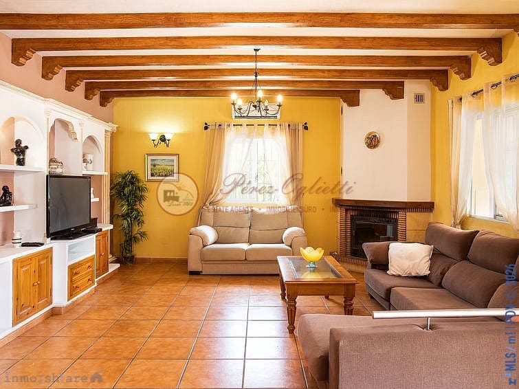 4 soveværelse Villa til salg i Nerja med swimmingpool garage - € 850.000 (Ref: 9938772)