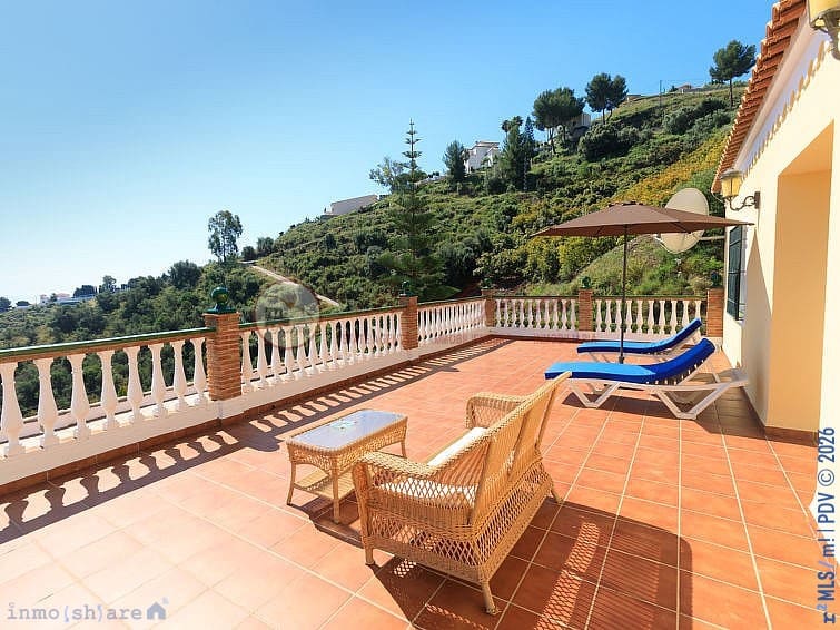 4 soveværelse Villa til salg i Nerja med swimmingpool garage - € 850.000 (Ref: 9938772)