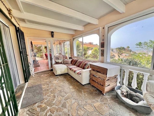 2 soveværelse Villa til salg i Torrox Pueblo, Torrox med swimmingpool - € 390.000 (Ref: 9977941)