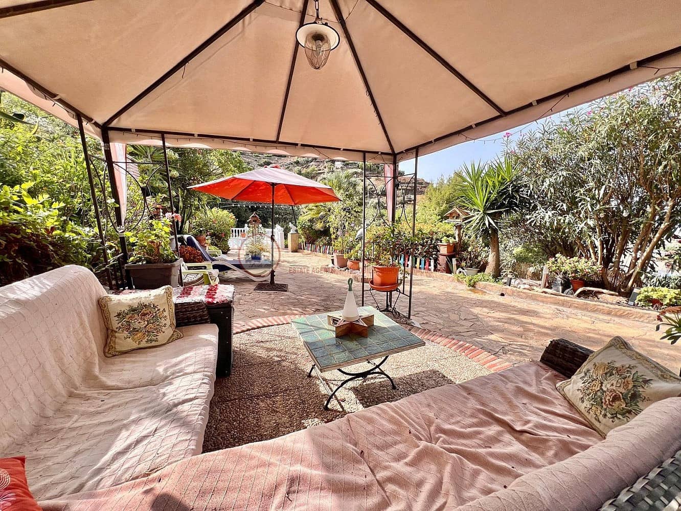 2 soveværelse Villa til salg i Torrox med swimmingpool - € 390.000 (Ref: 9977941)