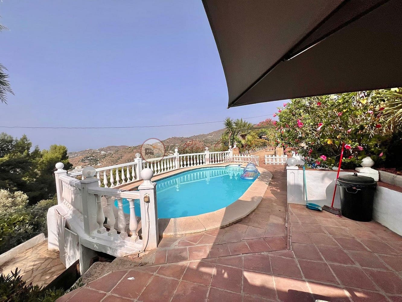 2 soveværelse Villa til salg i Torrox med swimmingpool - € 390.000 (Ref: 9977941)