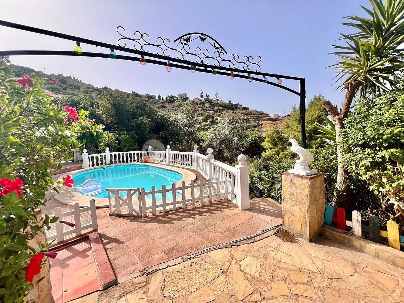 2 soveværelse Villa til salg i Torrox med swimmingpool - € 390.000 (Ref: 9977941)