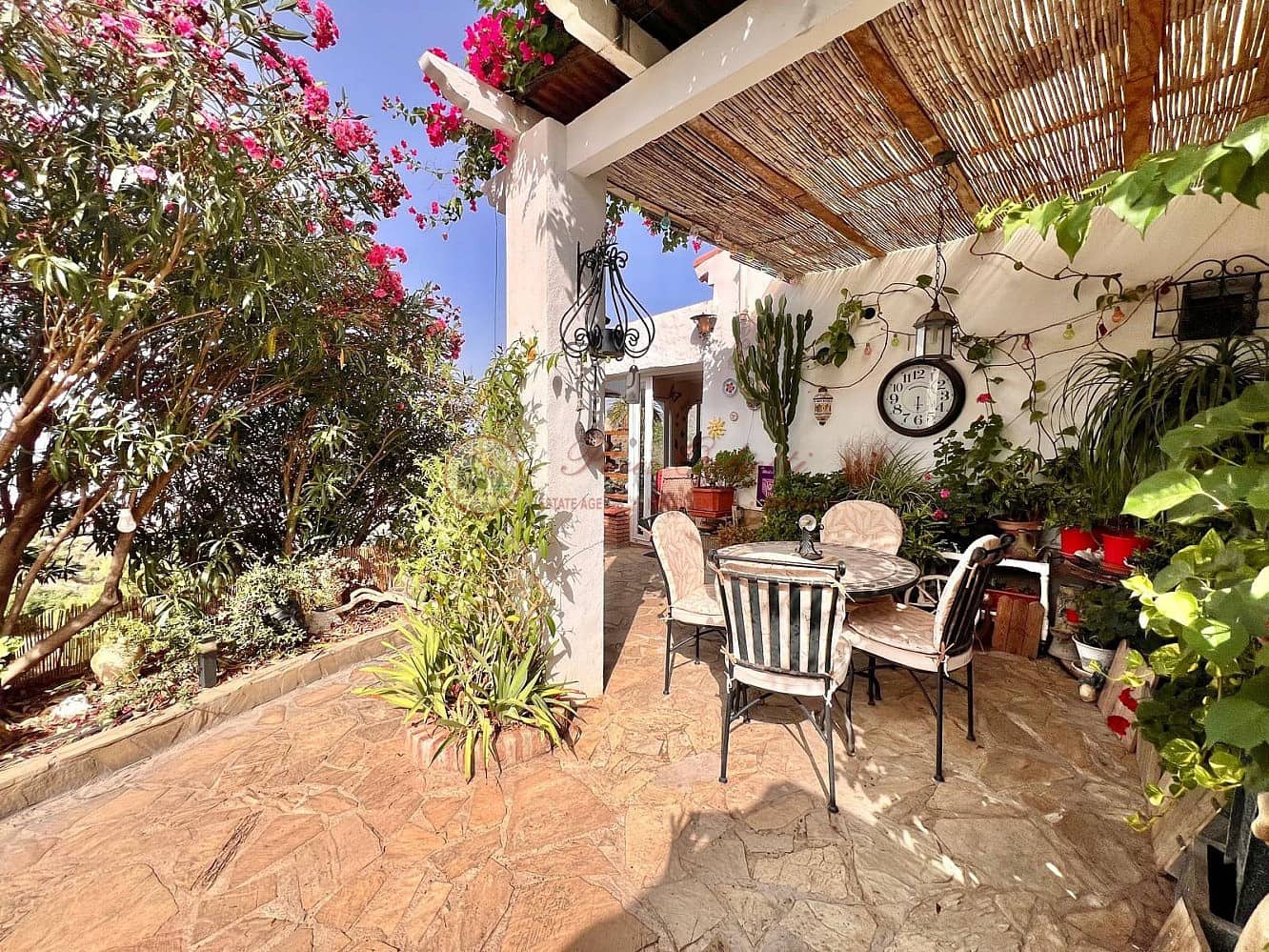 2 soveværelse Villa til salg i Torrox med swimmingpool - € 390.000 (Ref: 9977941)