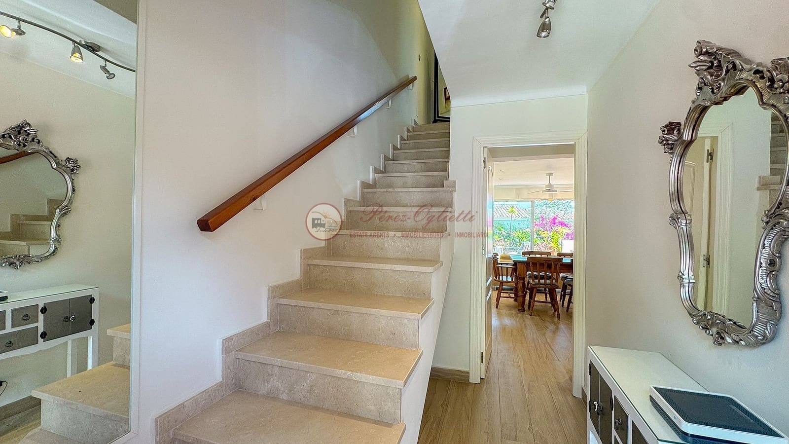 2 bedroom Villa for sale in Nerja - € 399,000 (Ref: 9981275)