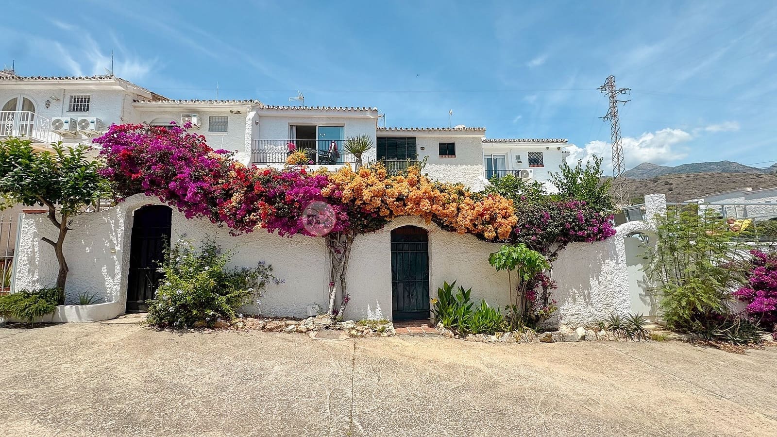 2 bedroom Villa for sale in Nerja - € 399,000 (Ref: 9981275)