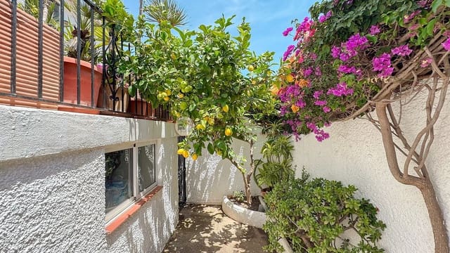 2 bedroom Villa for sale in Centro, Nerja - € 399,000 (Ref: 9981275)