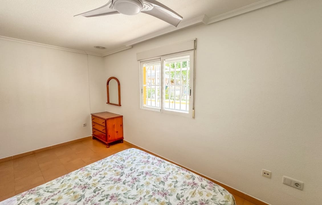 3 sovrum Bungalow för semesterbostäder i Santa Pola med pool - 600 € (Ref: 3675806)