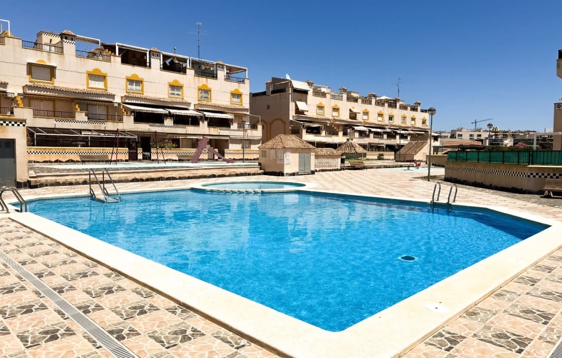 3 sovrum Bungalow för semesterbostäder i Santa Pola med pool - 600 € (Ref: 3675806)