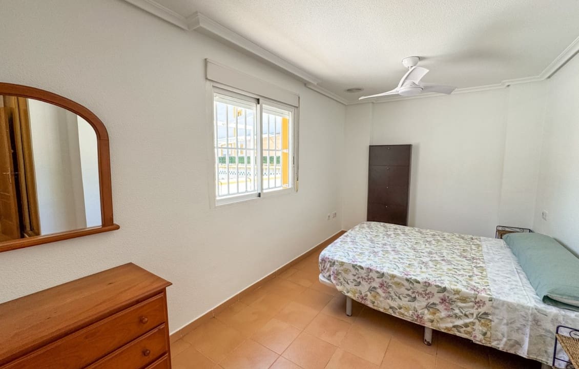 3 sovrum Bungalow för semesterbostäder i Santa Pola med pool - 600 € (Ref: 3675806)