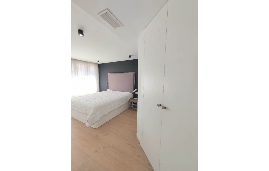 Appartement de 3 chambres à louer à Alicante ville - 1 800 € (Ref: 4617150)